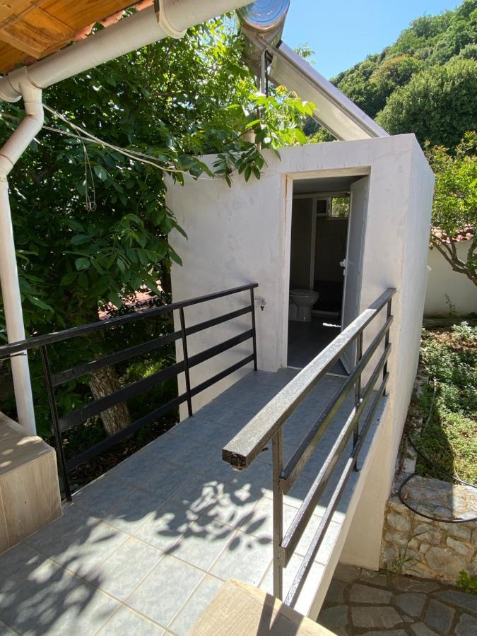 Villa Barbajonn'S Stone House à Monemvasia Extérieur photo